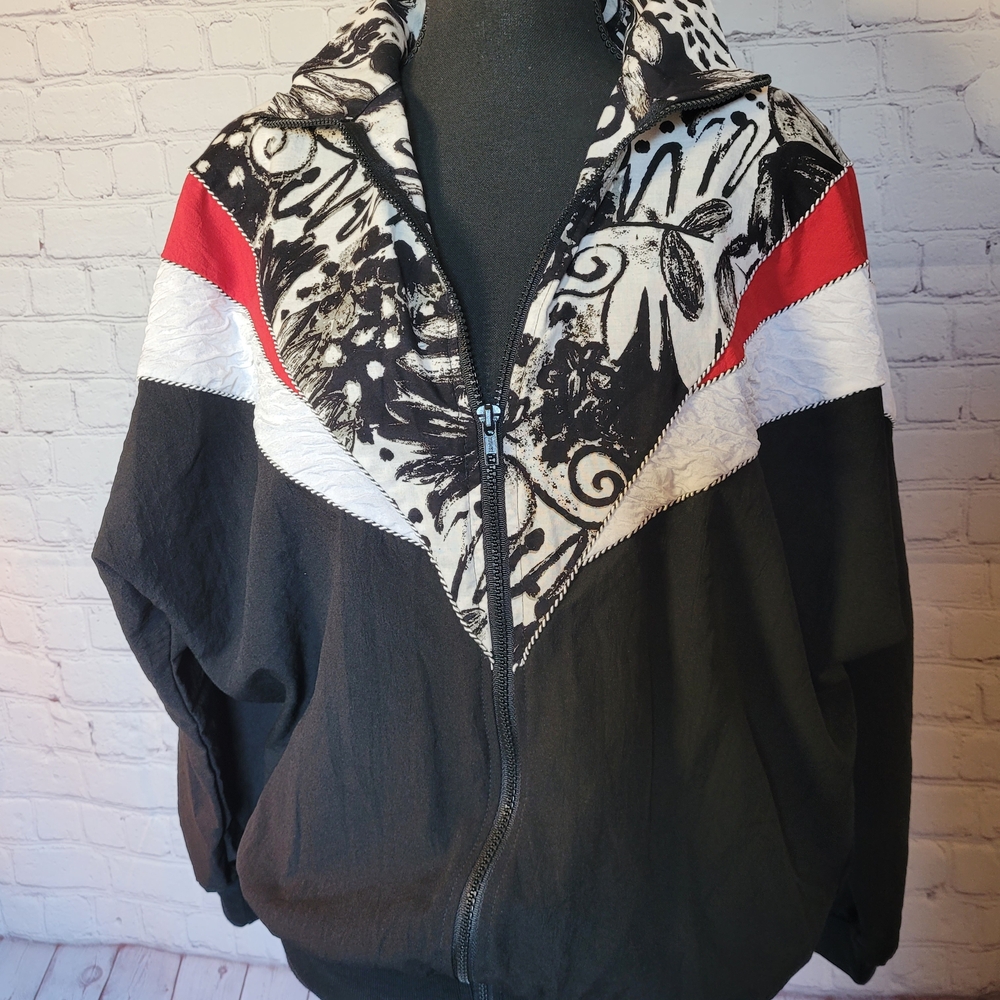 Vintage Size Medium Silver Threads Full Zip Jacket Red Black White